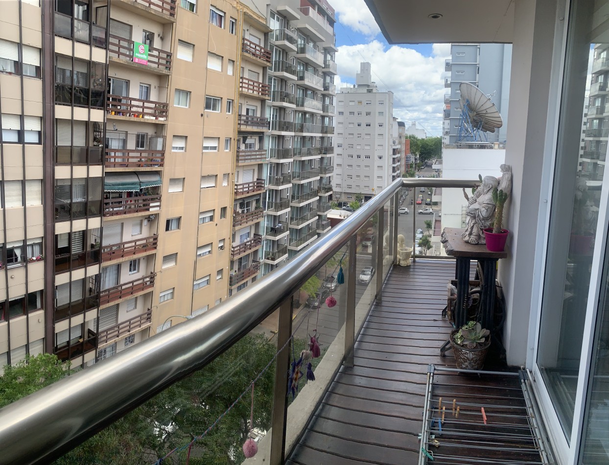 TRES AMBIENTES, LA PERLA. FRENTE