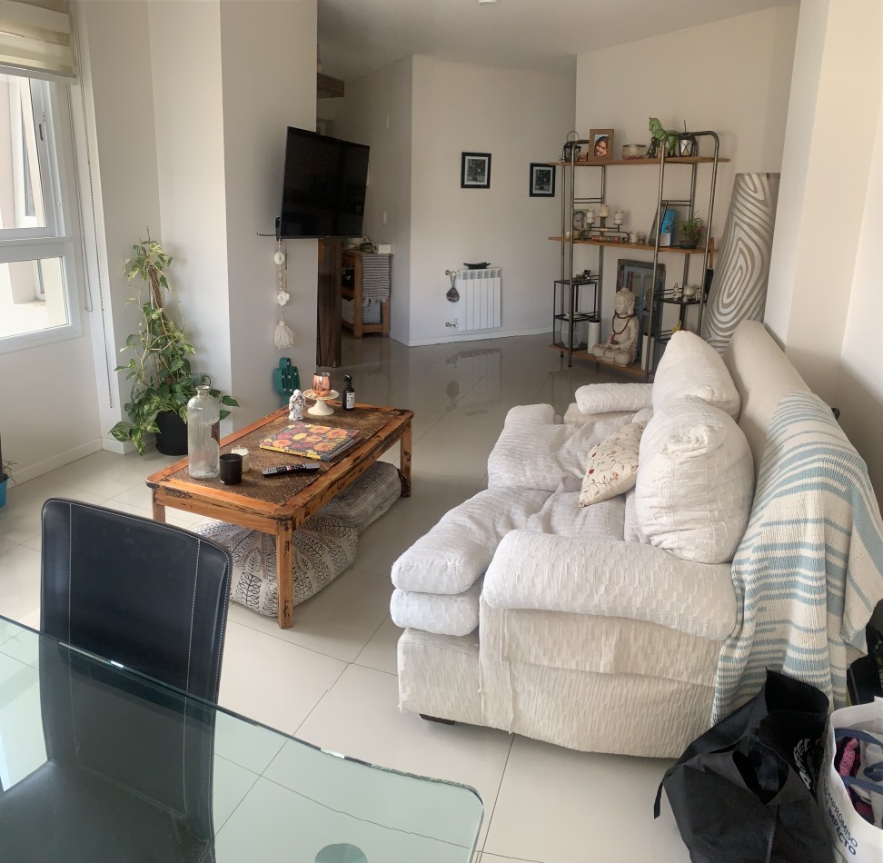 TRES AMBIENTES, LA PERLA. FRENTE