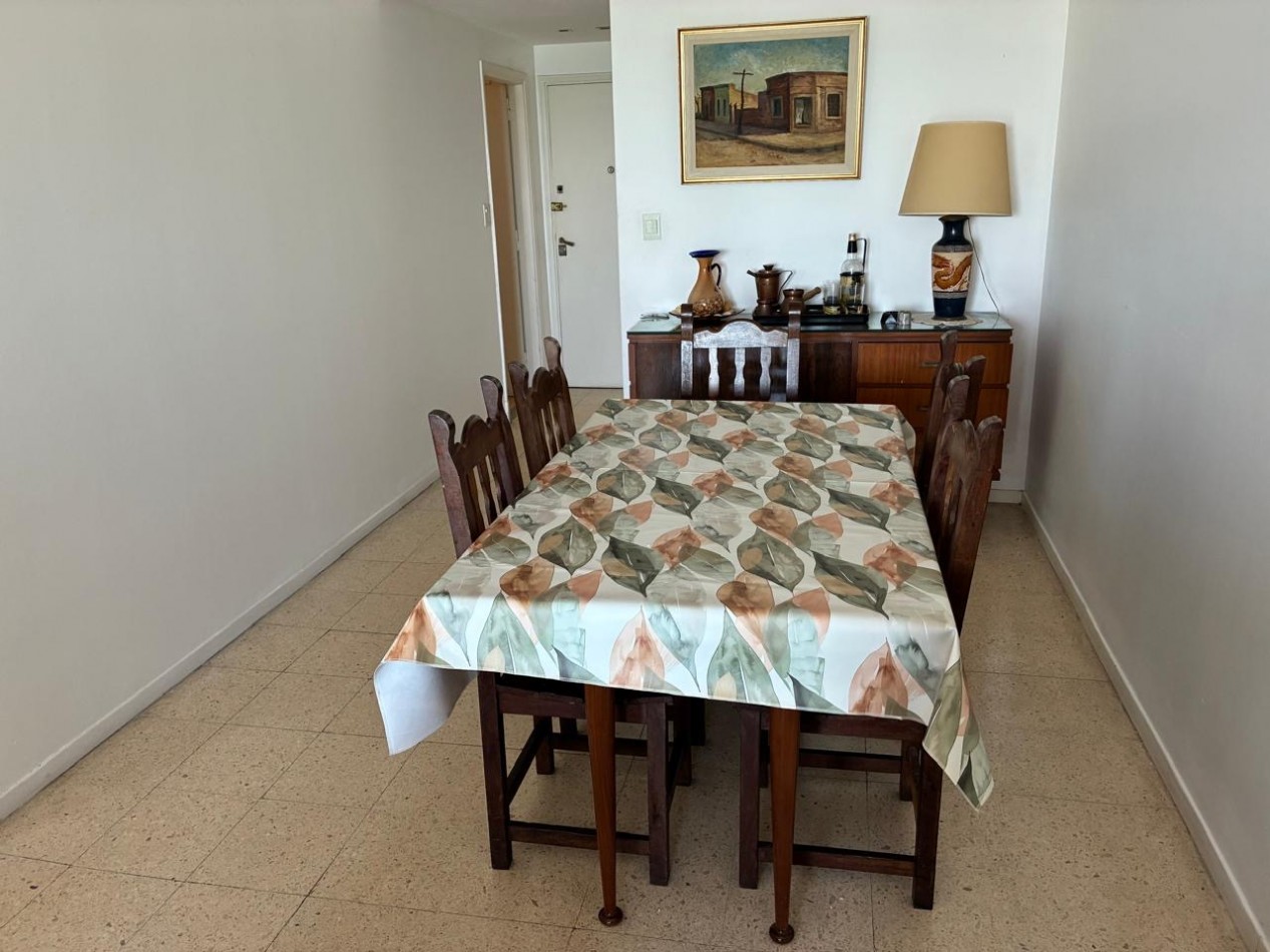 TRES AMBIENTES. VISTA AL MAR.COCHERA. VARESE