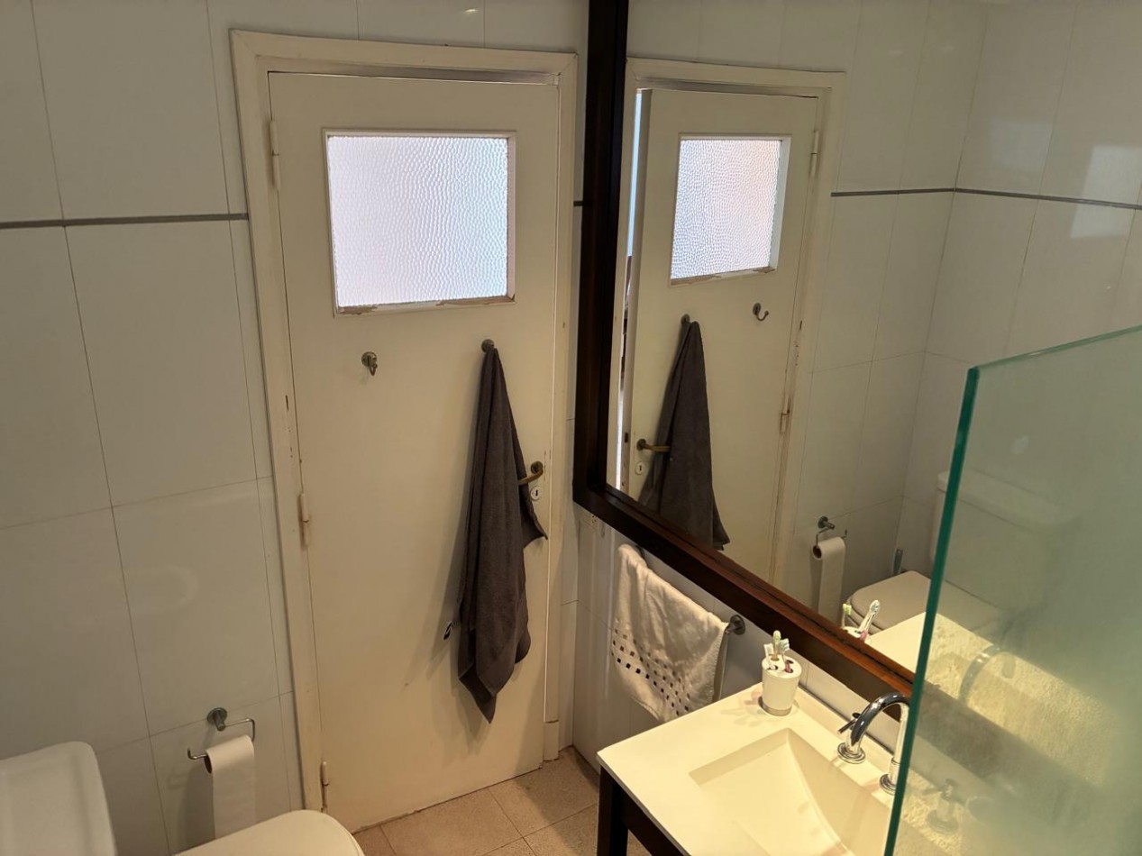 TRES AMBIENTES. VISTA AL MAR.COCHERA. VARESE