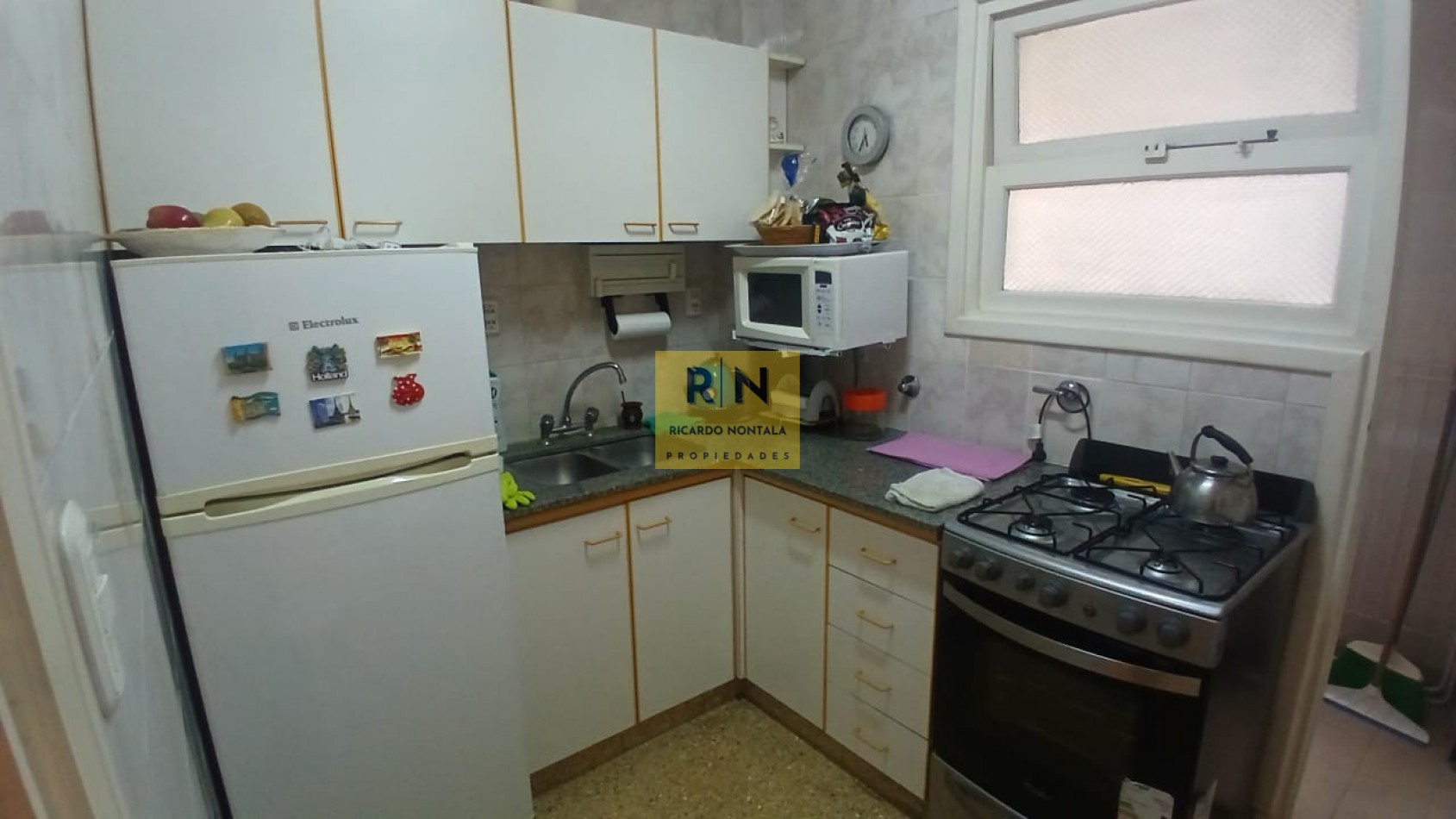 VARESE.TRES AMBIENTES. VISTA AL MAR. COCHERA.