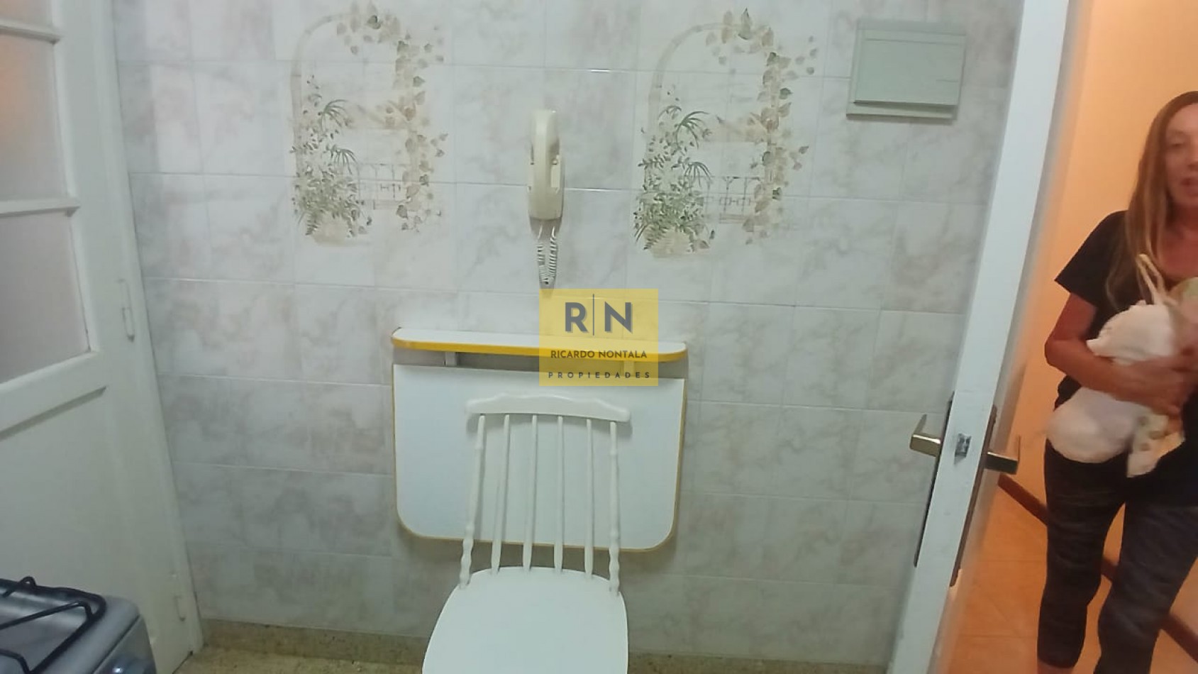 VARESE.TRES AMBIENTES. VISTA AL MAR. COCHERA.