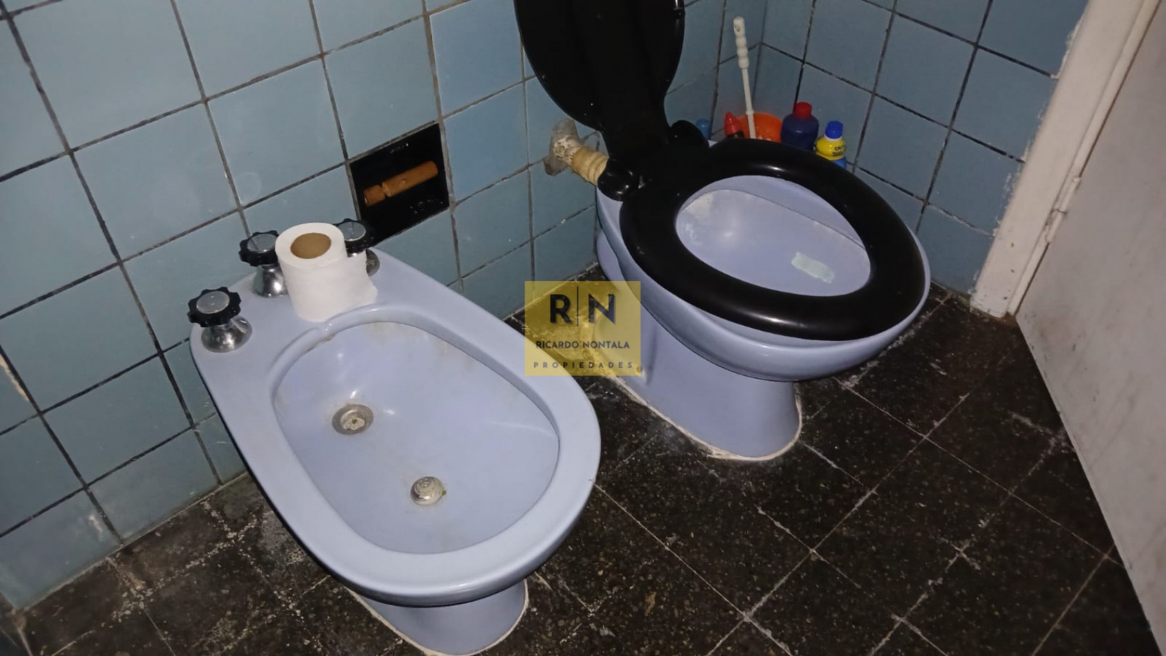 PH POR PASILLO. TRES AMBIENTES CON COCHERA